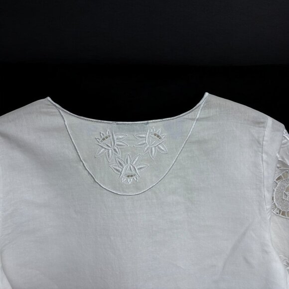 Solitaire by Ravi Khosla White Linen Blend Embroidered Cutout Tunic - Picture 6 of 10